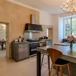 Chateau De Guest house *